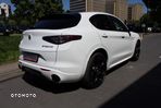 Alfa Romeo Stelvio - 4