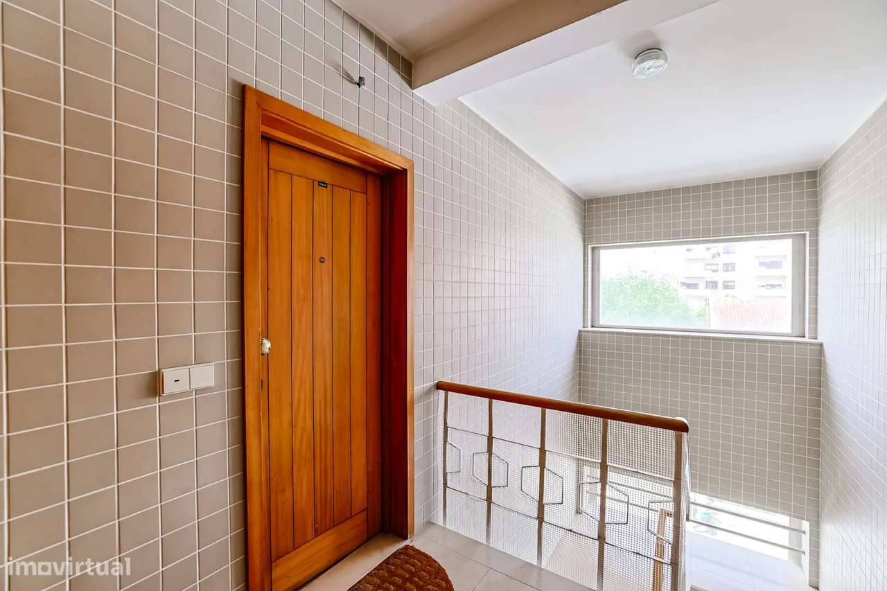 T3 no Centro de Barcelos, com Suíte e 3 frentes-21