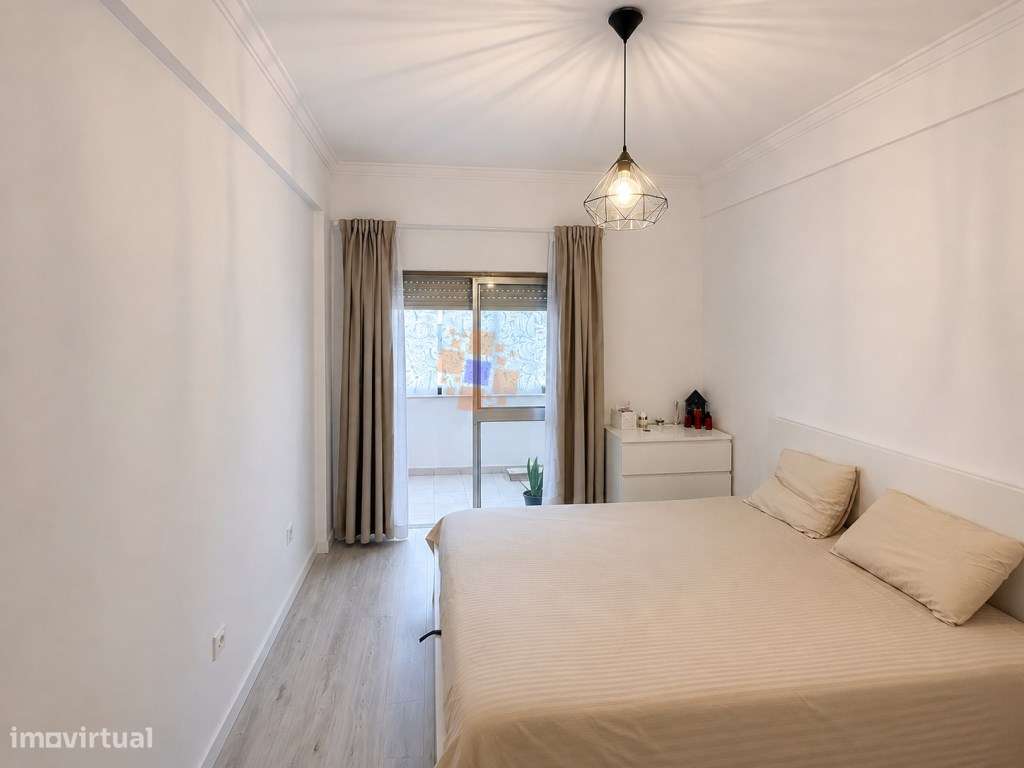 T1 com Áreas de T2 | Remodelado | Varanda | Centro do Feijó-8