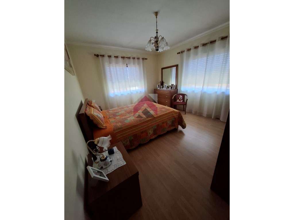 Moradia T3 Isolada na Costa do Valado-39