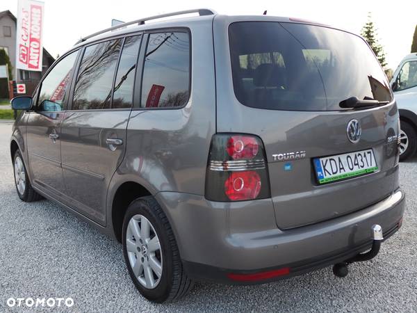 Volkswagen Touran - 5