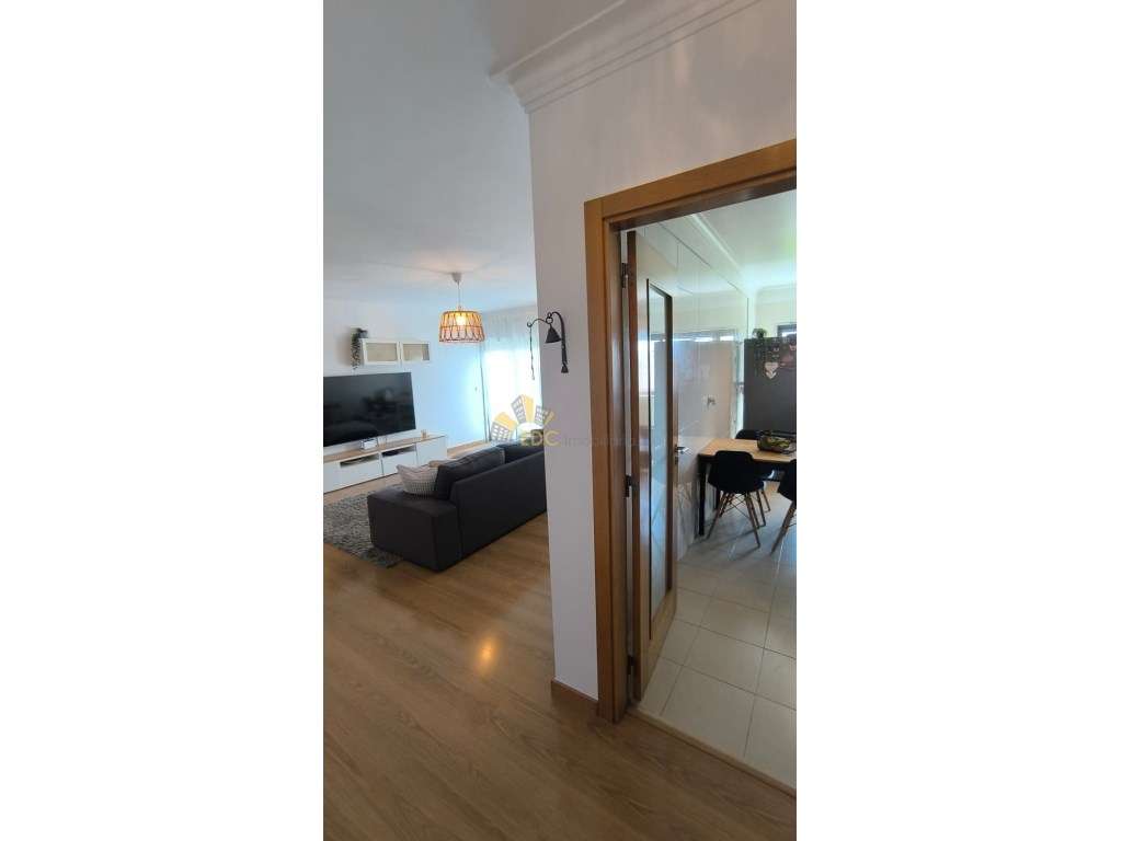 Apartamento Duplex T2+1 com Parqueamento, Arrecadação e Varanda | E...-7