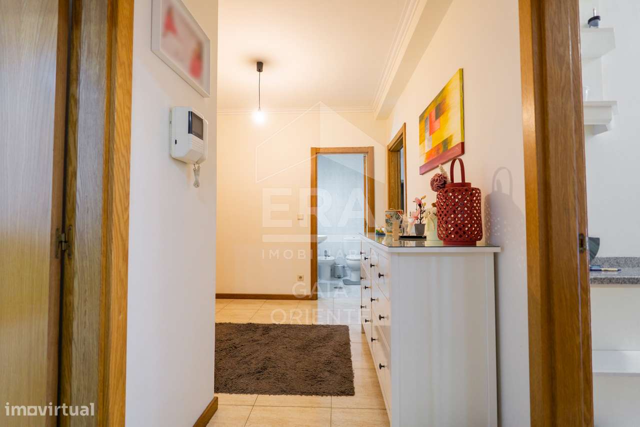 Apartamento T2+1 com Garagem em Grijó-21