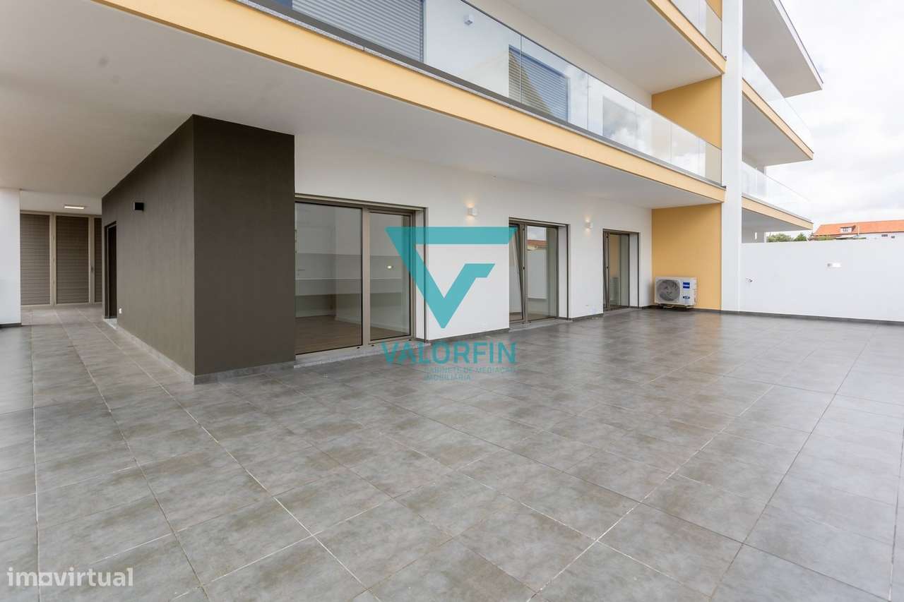 APARTAMENTO T3 NOVO c/ TERRAÇO em Parceiros | Leiria-17