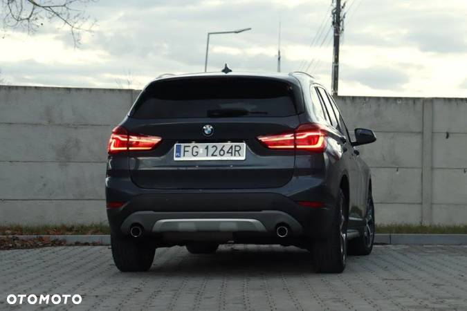 BMW X1 sDrive18d - 9