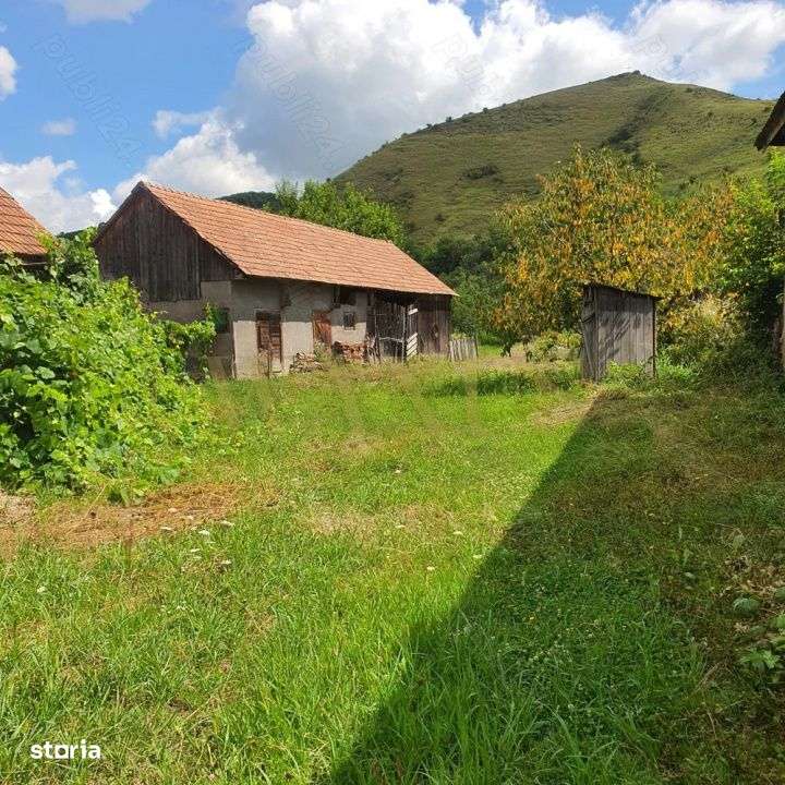 Casa de Vanzare Matei - Imagine principală: 2/10