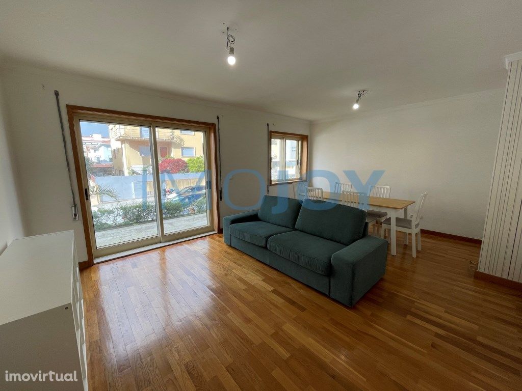 Excelente Apartamento T2 Mobilado com Jardim no Porto