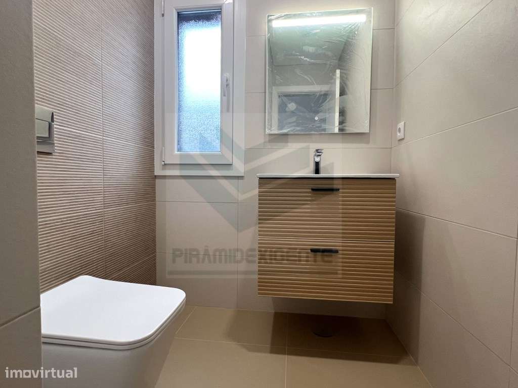 Moradia Isolada, Nova, 3 Suítes, Piscina, Perto de Tudo! - Grande imagem: 4/20