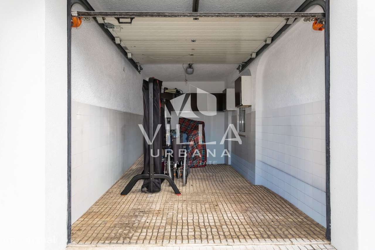 Moradia T3 +1 com Garagem localizada numa zona tranquila em Belverde-45