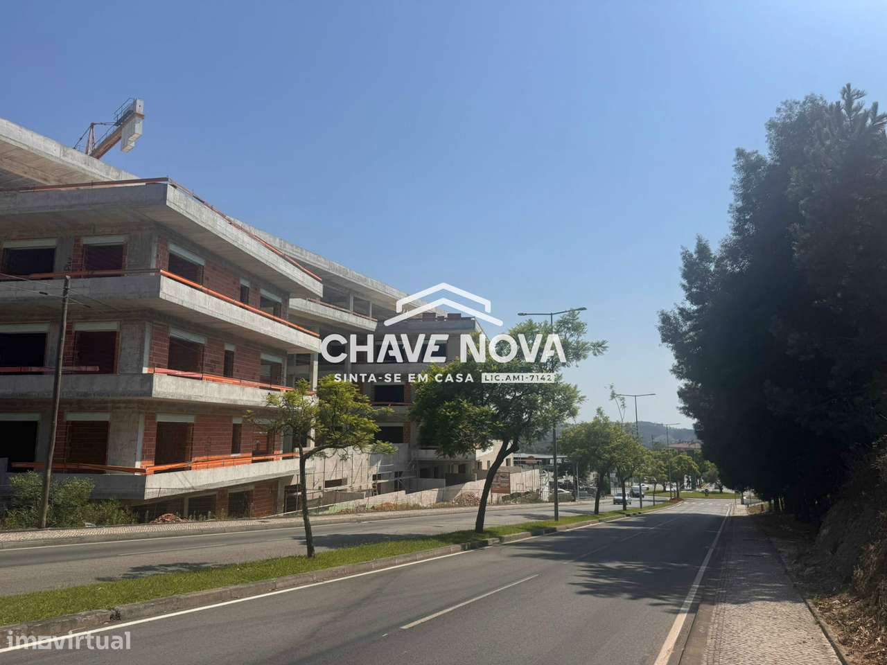 T3 Novo C/ 3 Lugares de Garagem em Oliveira de Azemeis - Grande imagem: 2/27