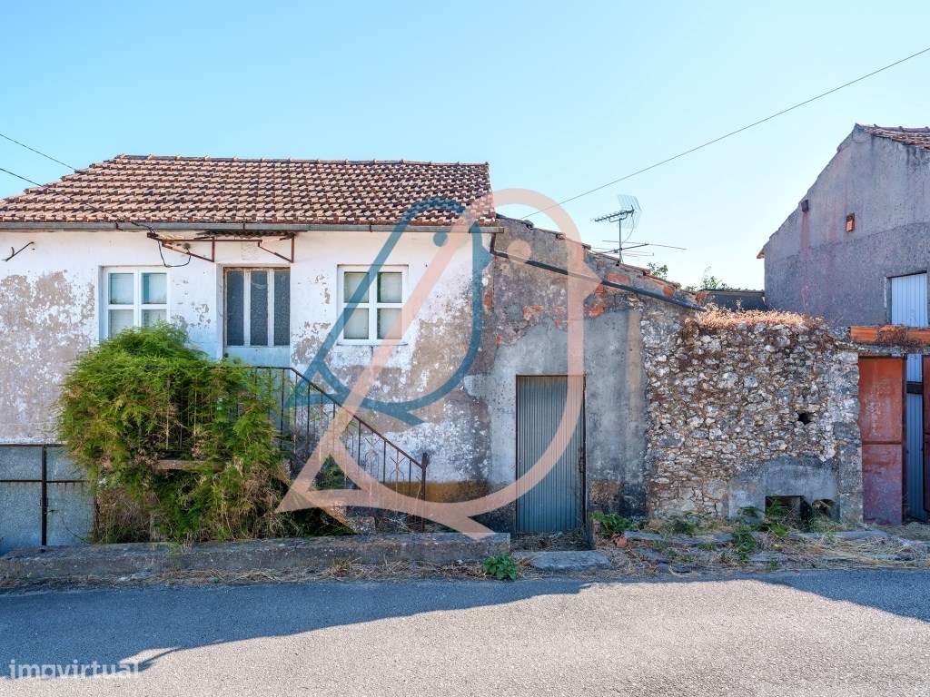 Moradia para restauro - Ideal para investimento ou habitação - Grande imagem: 3/48