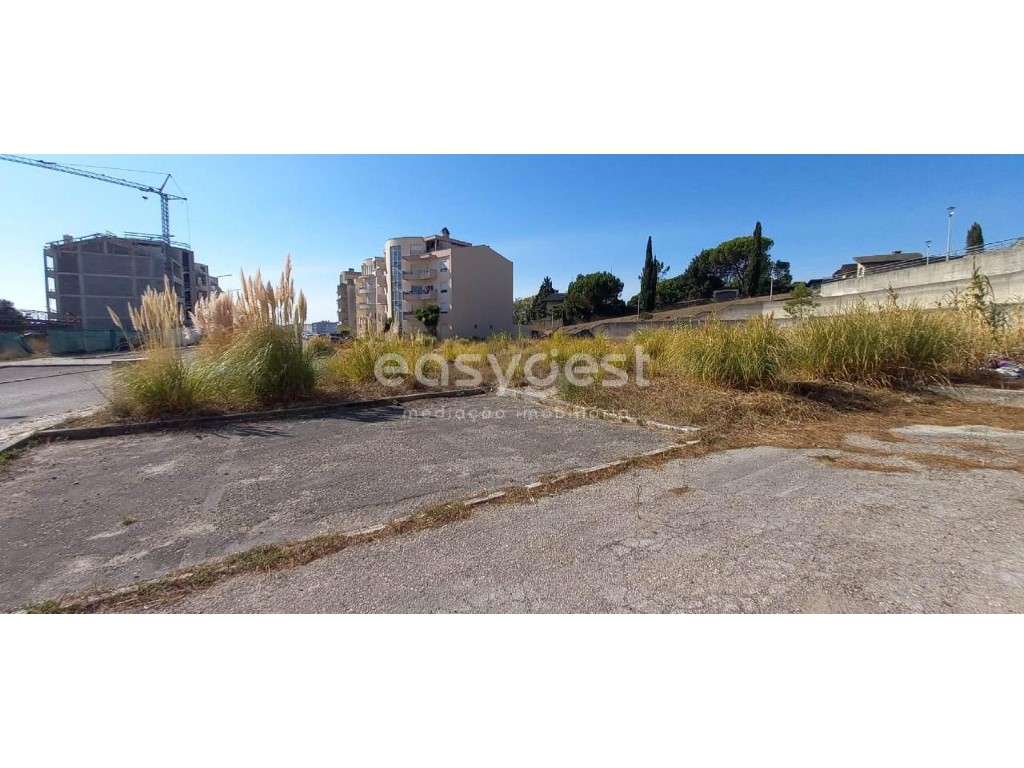 Terreno Urbano situado em Tavarede para construção de prédio - Grande imagem: 3/12