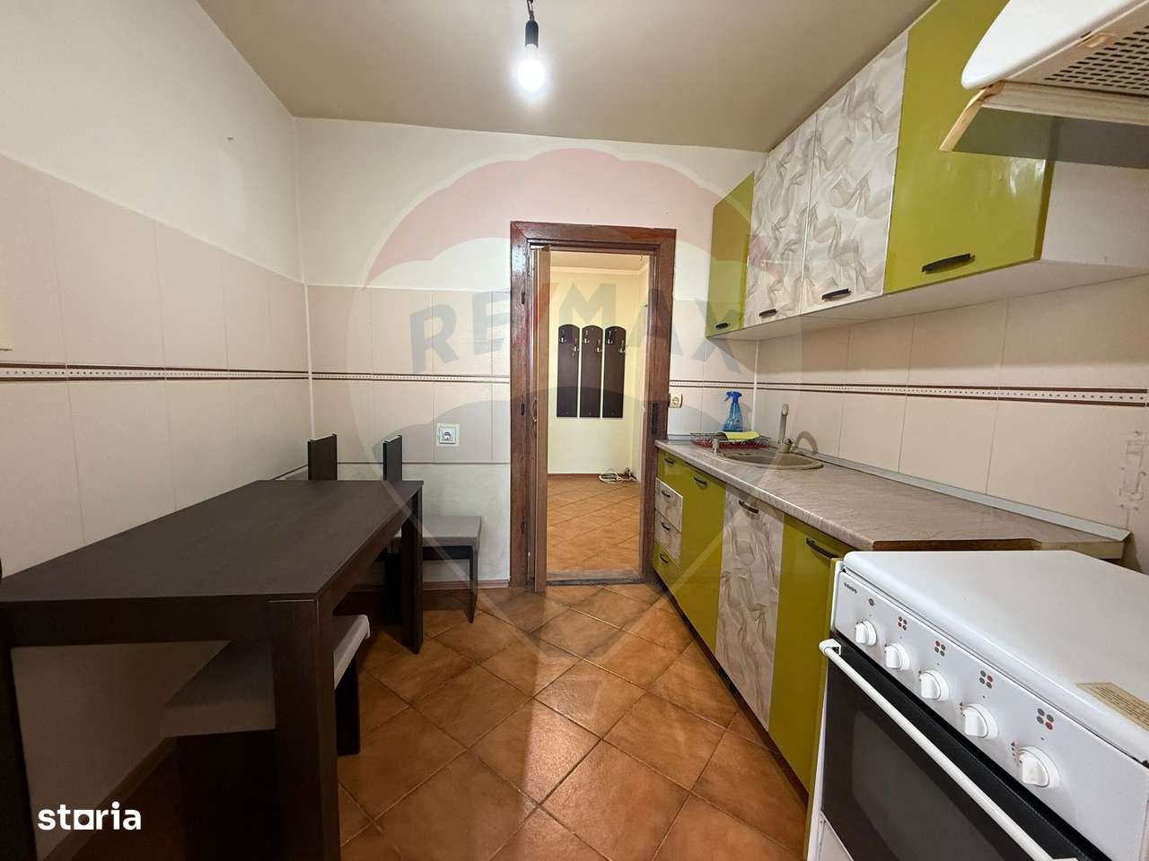 APARTAMENT DE 2 CAMERE DE VANZARE-3