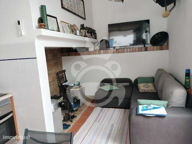 Moradia T4 Totalmente Renovada-3