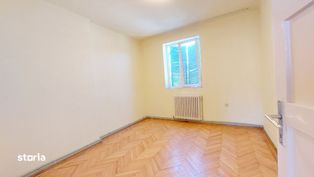 Apartament în O.M. Hunedoara, două camere la bulevard, decomandat.