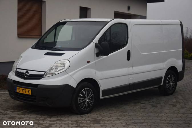 Opel Vivaro - 1