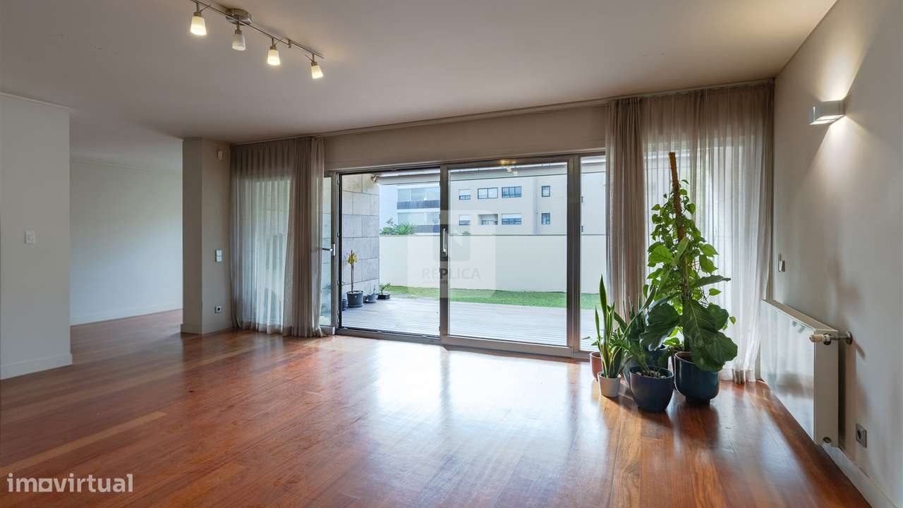 T4 Duplex na Foz do Douro com Terraço | Condomínio Privado - Grande imagem: 2/35