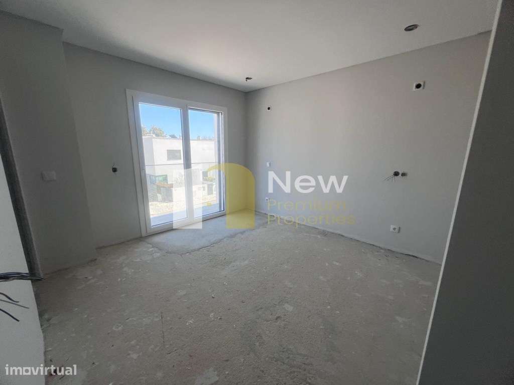 Moradia Nova T3+1 com Piscina em Alcochete.-14