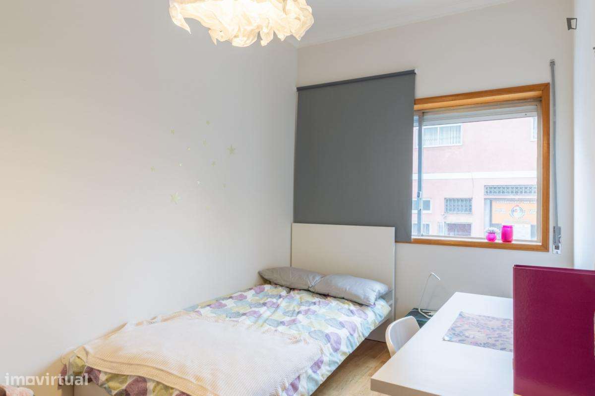 Quarto - localizado em Paranhos Porto - Grande imagem: 4/10