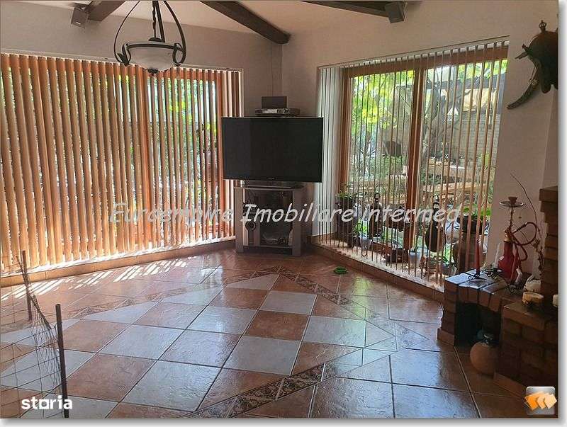 Pensiune 14 camere de vanzare Eforie Nord - Imagine principală: 1/20