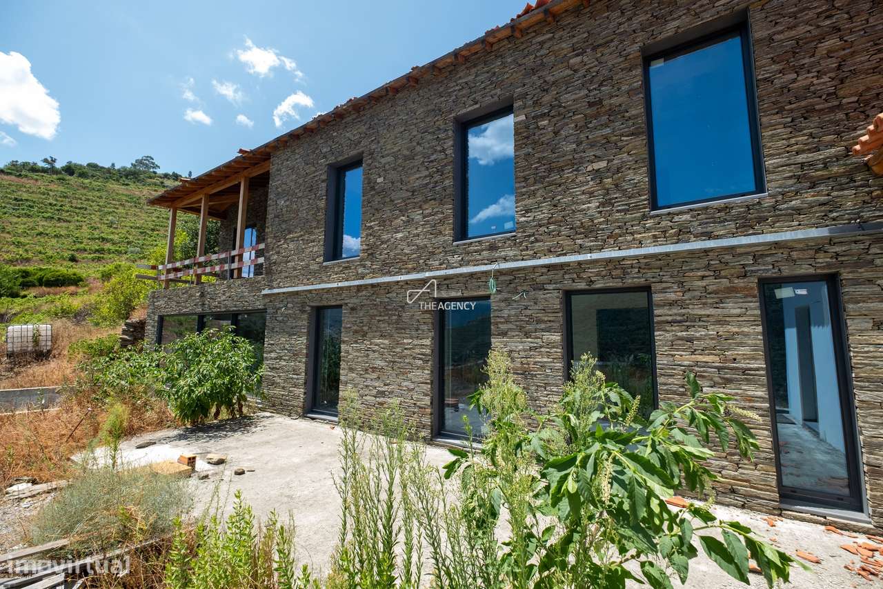QUINTA VINÍCOLA EXCLUSIVA NO DOURO COM CASA DE LUXO - Grande imagem: 3/27