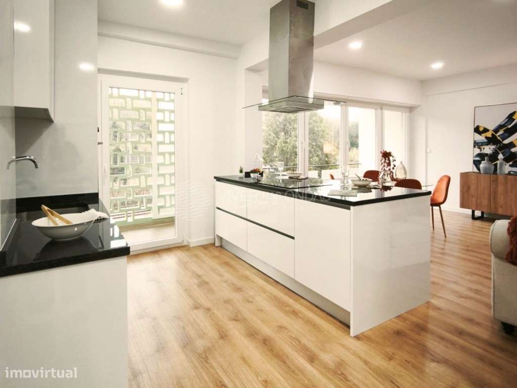 Apartamento T3 totalmente remodelado em Benfica - Grande imagem: 2/38