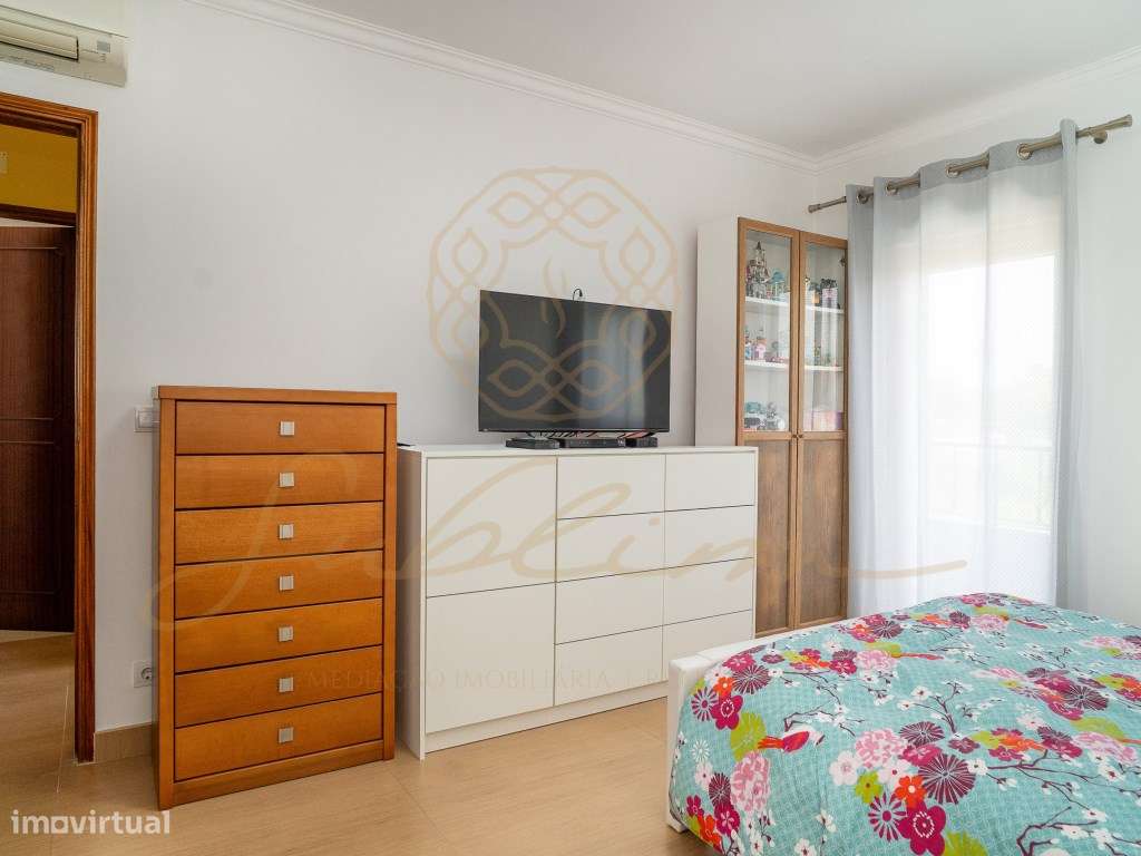Moradia Isolada com 6 Assoalhadas , Piscina , Garagem Perto das Praias-29