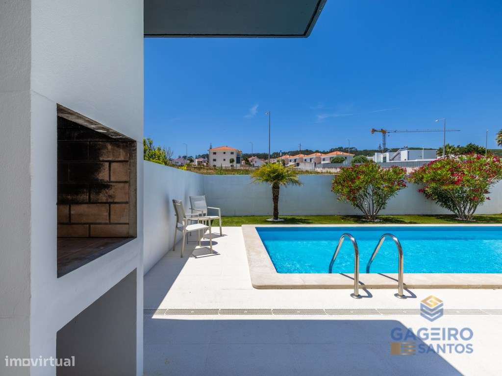 Moderna moradia T3 com piscina privativa-35