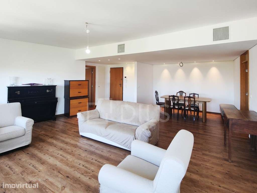 Apartamento T3 com 2 lugares de garagem e arrecadação, na Expo - Grande imagem: 2/25