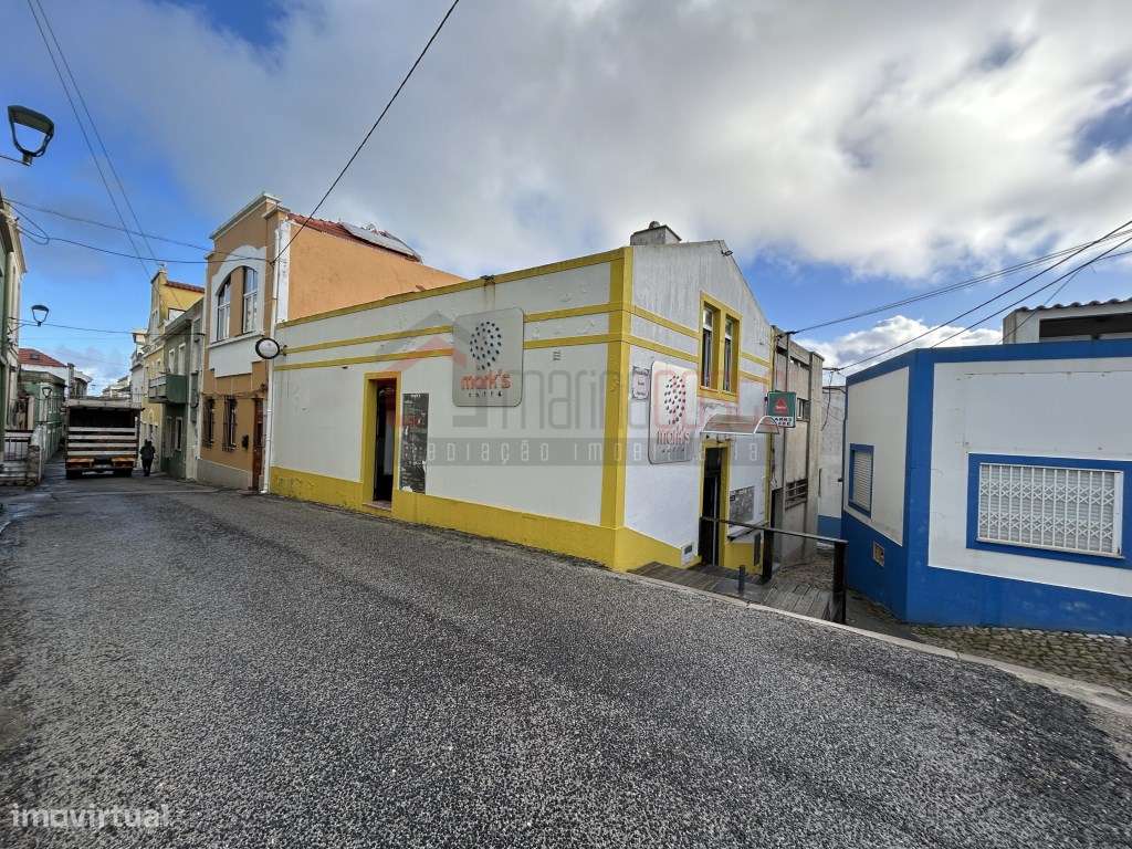 Prédio no Centro Histórico de Peniche-23