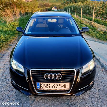 Audi A3 1.6 TDI Sportback Ambiente - 2