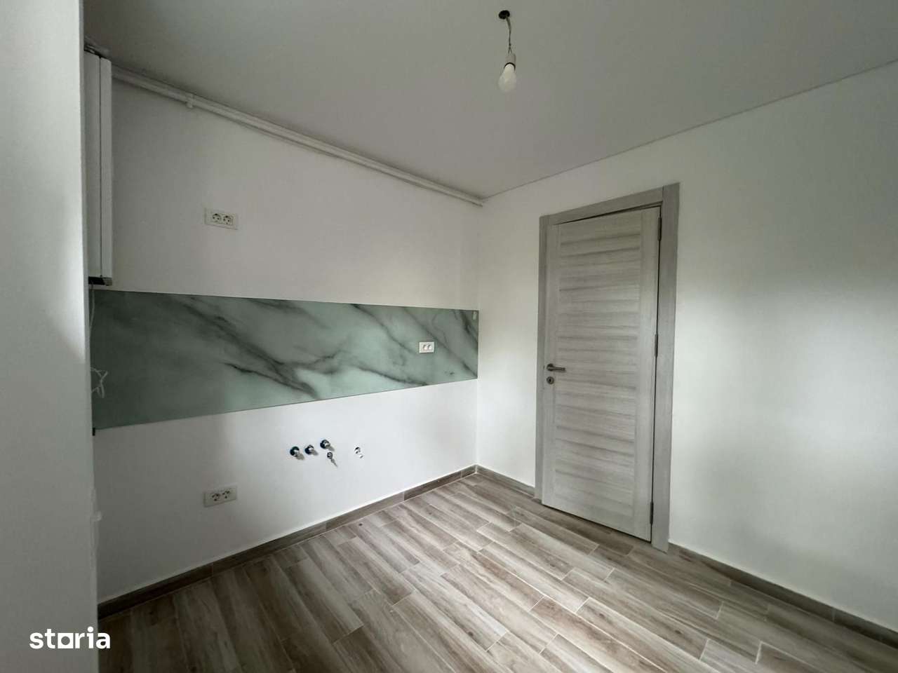 Garsonieră Luminoasa cu Balcon Spațios-6