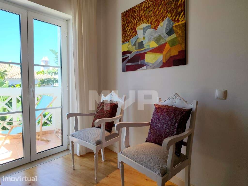 Moradia V3+1 com jardim em zona tranquila de Albufeira-15