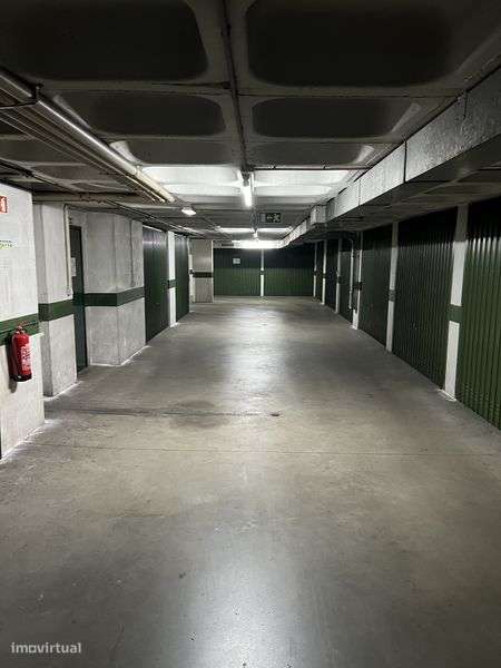 Alugo Garagem Queluz - Grande imagem: 4/5