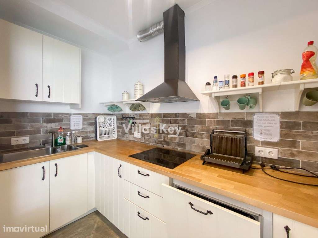 Moradia espaçosa com sete quartos em Lagos - Grande imagem: 4/36