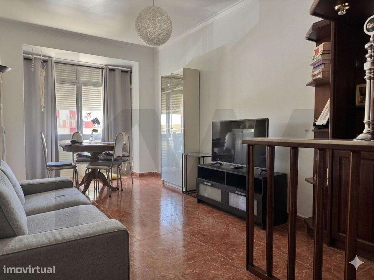 Apartamento T3 em São João da Talha, com vista rio e lugar de parqueam-14