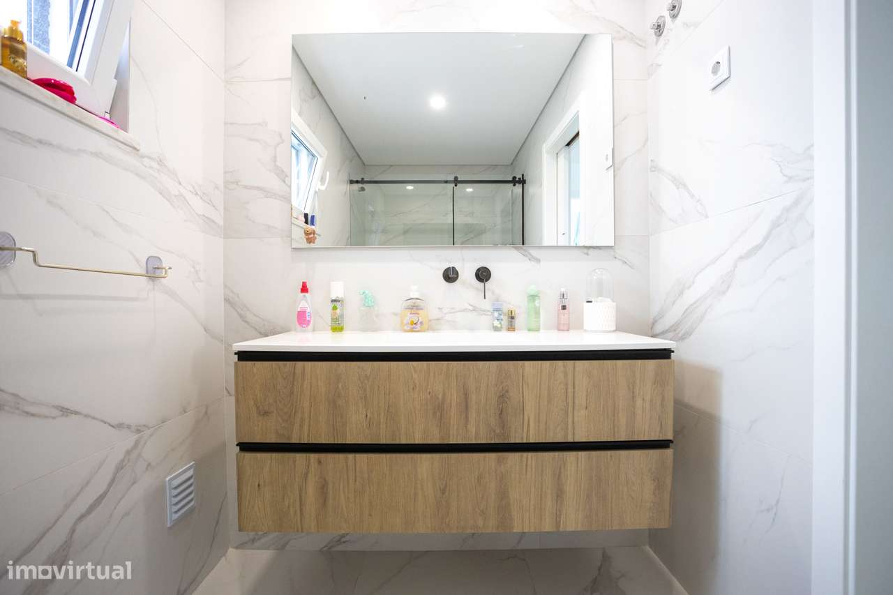 Moradia T4 Semi-Nova-32