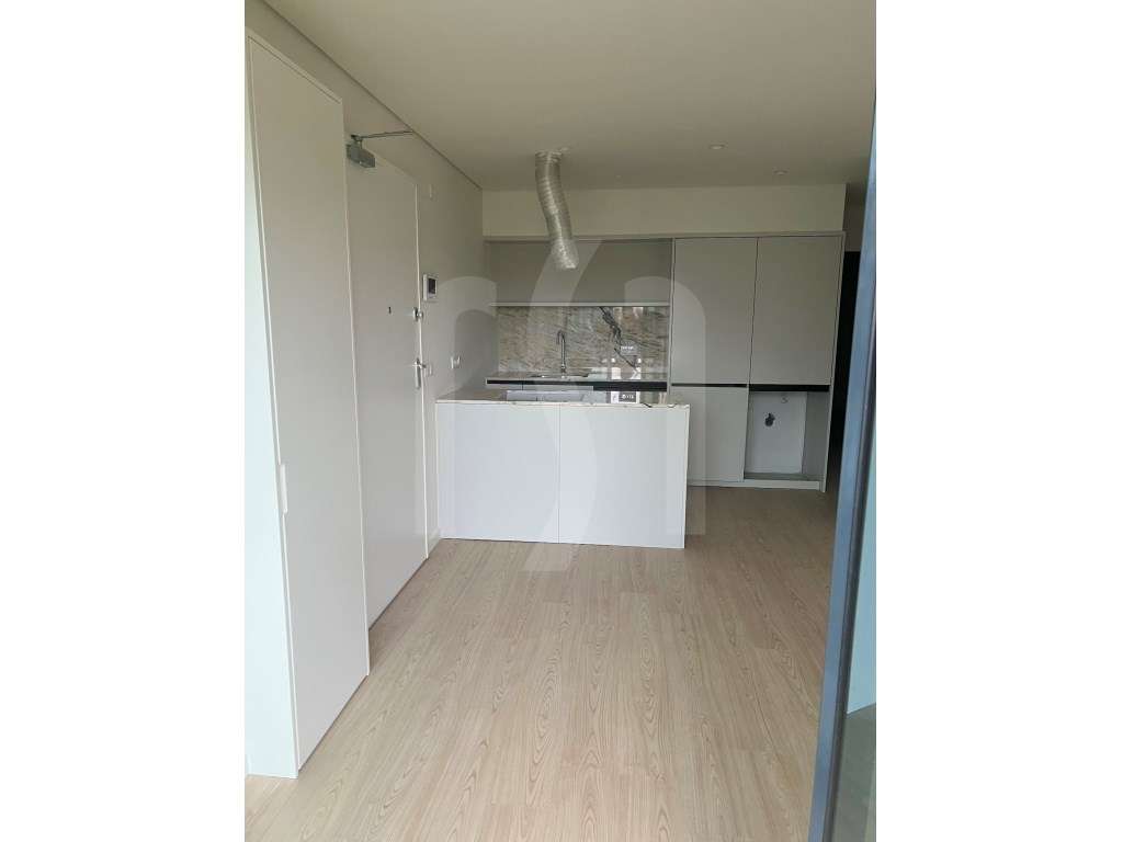 Apartamento T1+1 com Jardim no centro do Porto-12