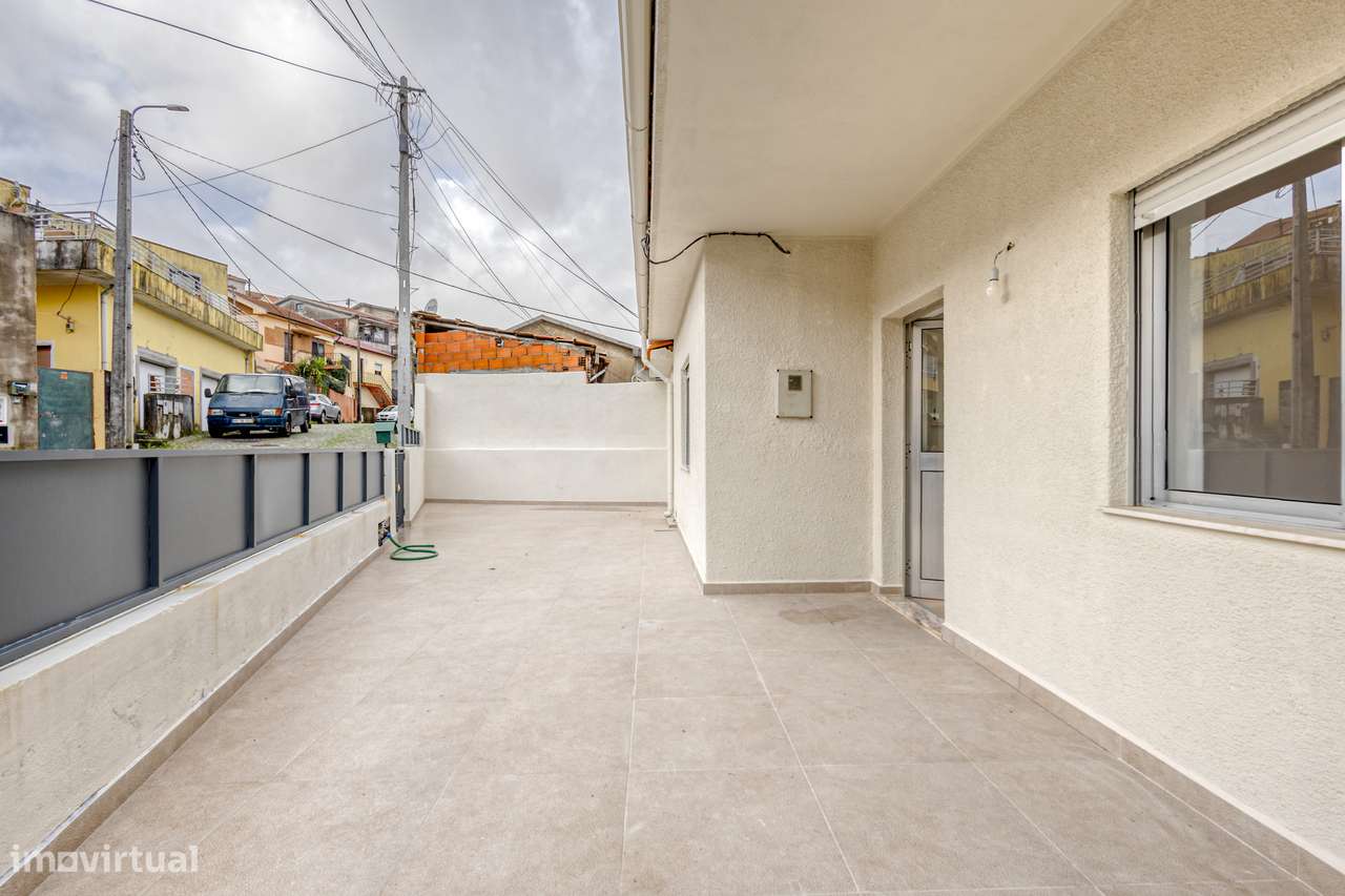 Moradia T3 restaurada com vistas sobre a Serra de Valongo - Grande imagem: 4/25