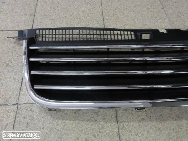 Grelha frontal sem símbolo cromada e preto para VW Passat 3BG 2000-2005 em plástico ABS - 2