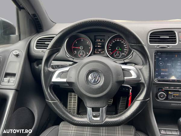 Volkswagen Golf 2.0 DPF GTD DSG - 18