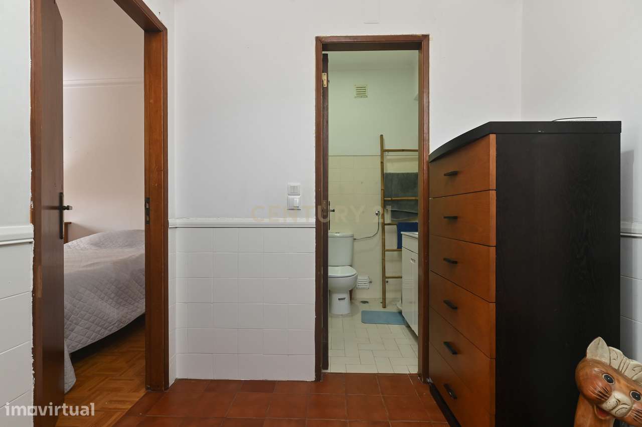 T2 Porto Salvo, Oeiras - Próximo de Serviços, Comércio e Transportes - Grande imagem: 5/26