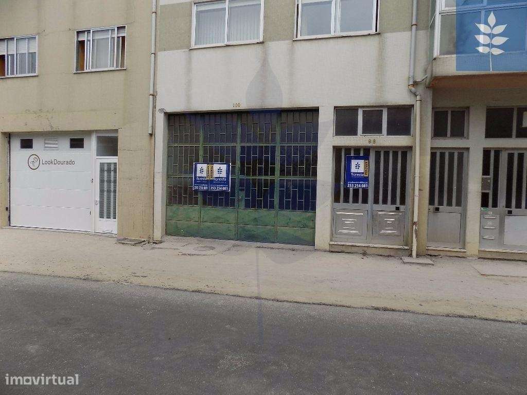 Arrenda-se Armazém S. Vitor  - Excelentes Acessos. Boa Localização! - Grande imagem: 2/12