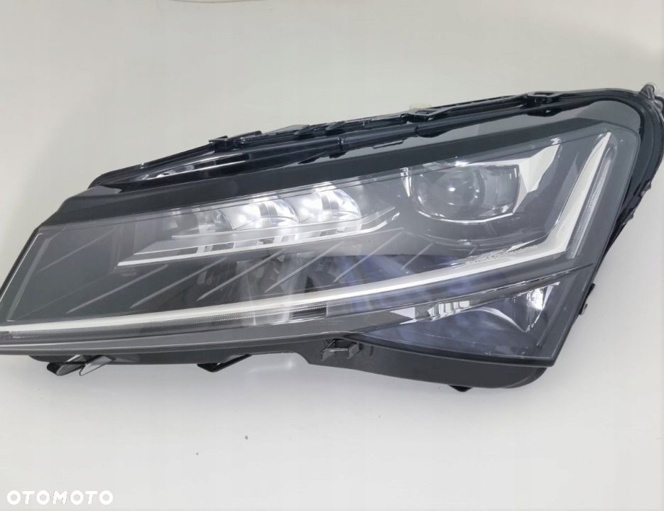 REFLEKTOR SKODA SUPERB 3 LED CRYSTAL LIGHTING LEWA - 1