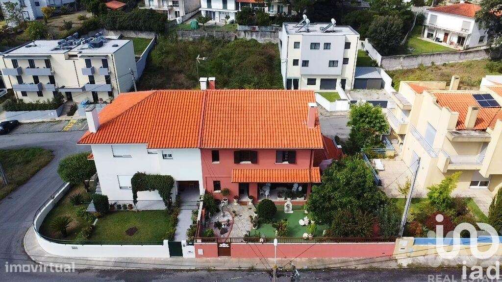 Moradia geminada T4 em Anha de 256 m2 - Grande imagem: 2/34