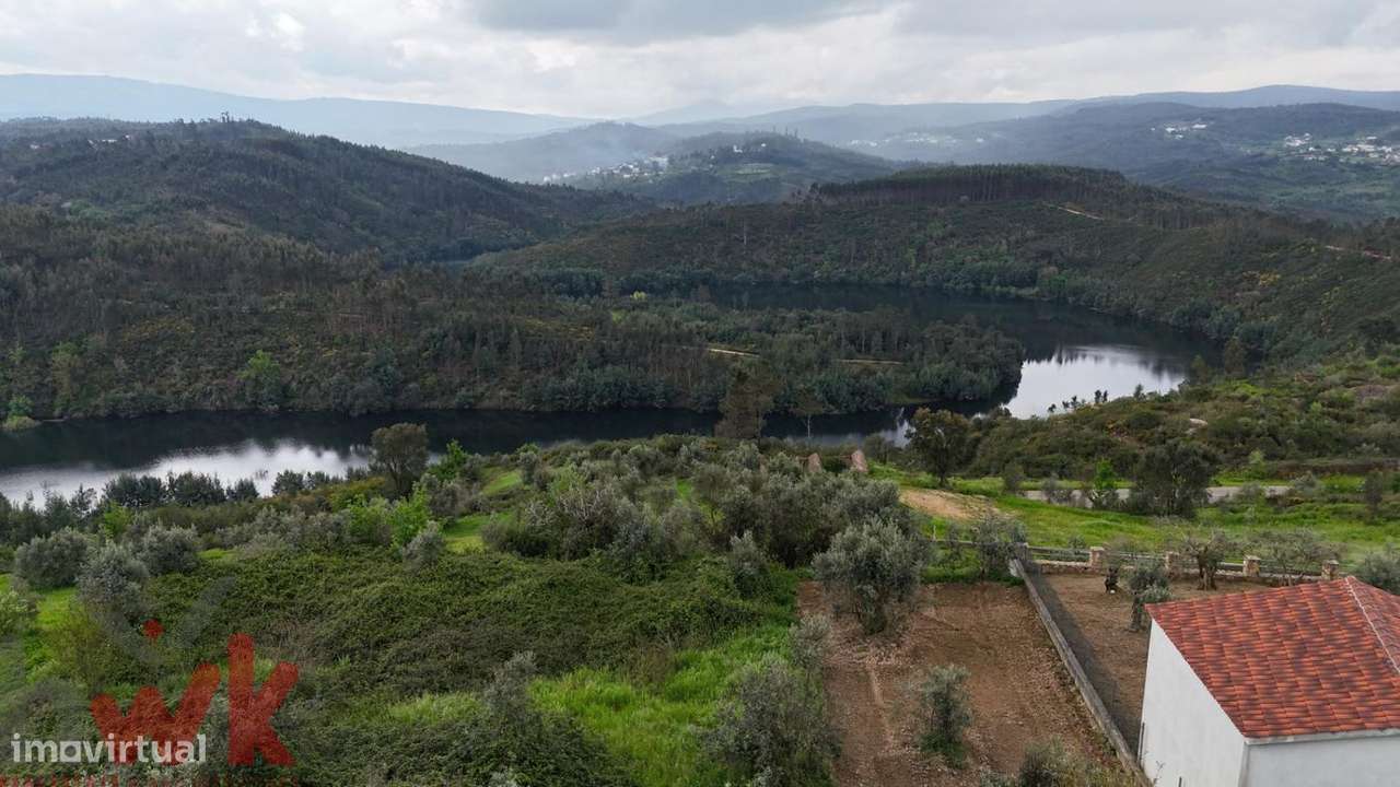 Moradia T4 com terreno com vista para o Rio Alva-29