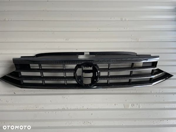 ATRAPA CHŁODNICY GRILL VOLKSWAGEN PASSAT B8 LIFT R LINE 3G0853651AK - 1