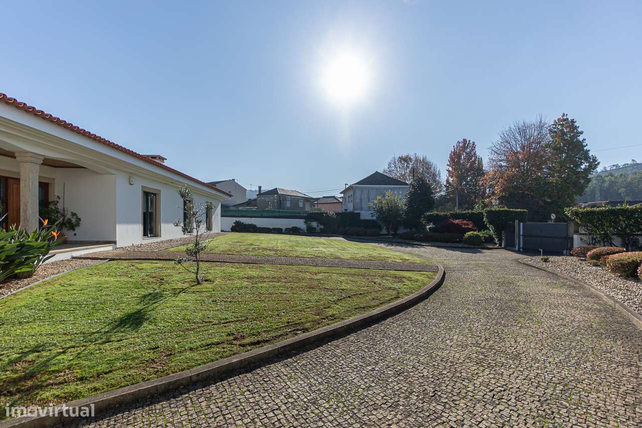 UM REFÚGIO PRIVADO A MINUTOS DO PORTO -QUINTA T4+1, ALFENA C/ 4.500 m²-1