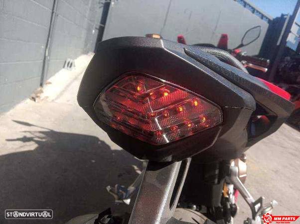 FAROLIM TRASEIRO CENTRAL HONDA CBR 2020 - 1