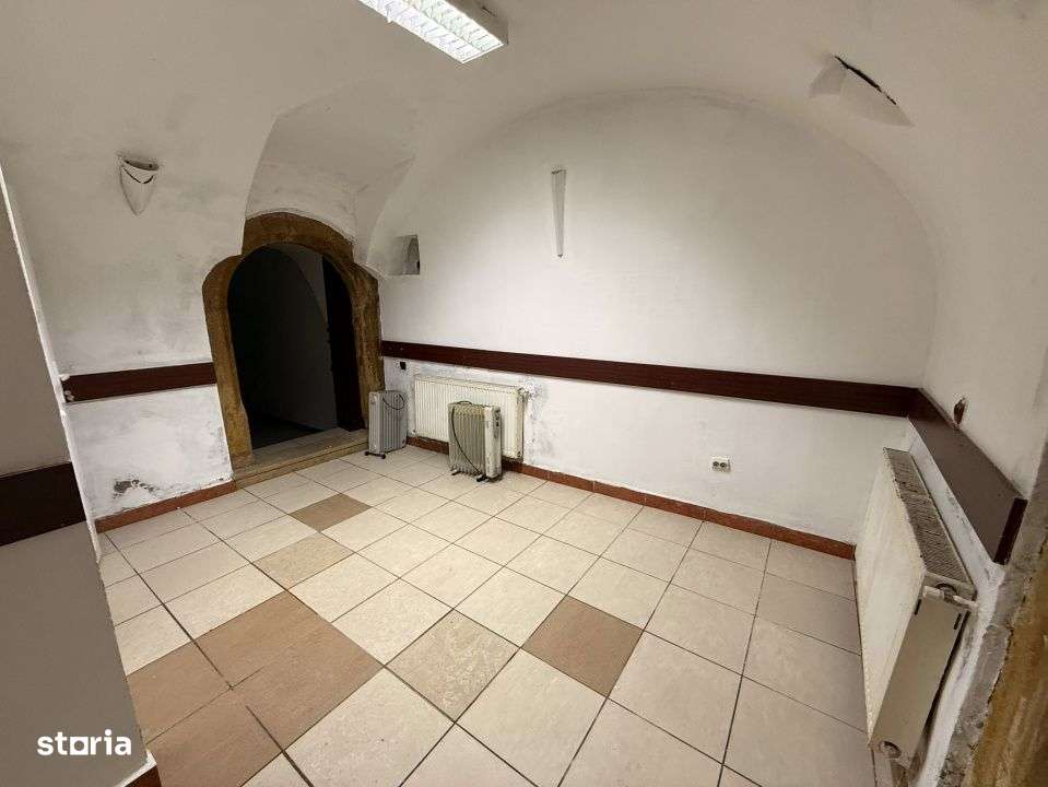 Spatiu depozitare, 100MP, ultracentral - Imagine principală: 1/6